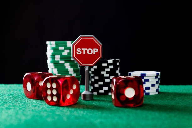 mentol4 Koprok live dealer table with real cards, players, and HD video stream