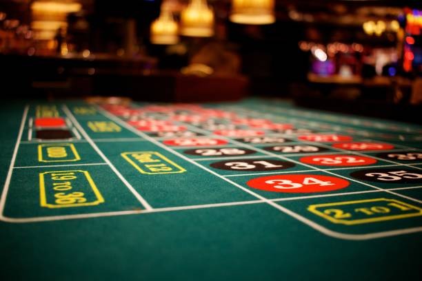 mentol4 Koprok interface showing hand rankings, bet options, and player balance display